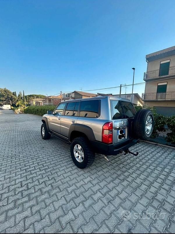 Usata Nissan Patrol 158 CV (116 kW) 2004 Grigio SUV