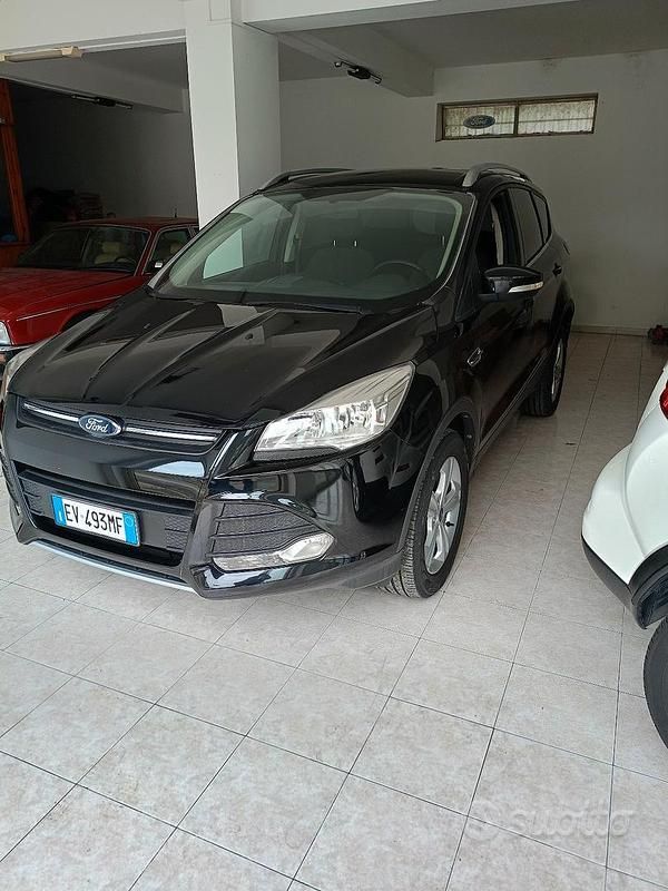 Usata Ford Kuga Titanium 140 CV (102 kW) 2014 Nero SUV