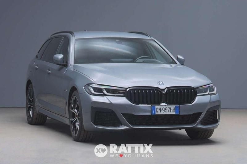 Grigio Usata 2023 BMW 530e M Sport Station wagon | 40.898 € (Buon prezzo) - Immagine 1/4