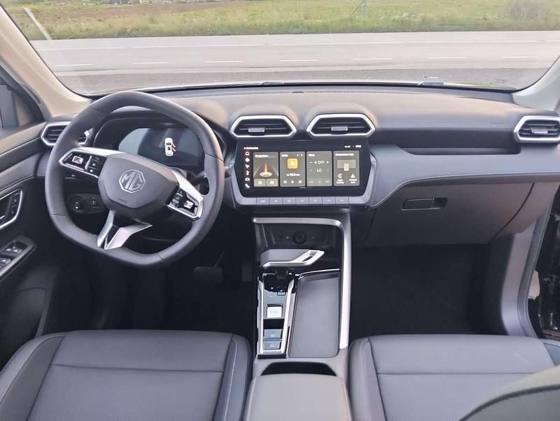 Nuova MG ZS Luxury 102 CV (75 kW) 2026 Nero SUV