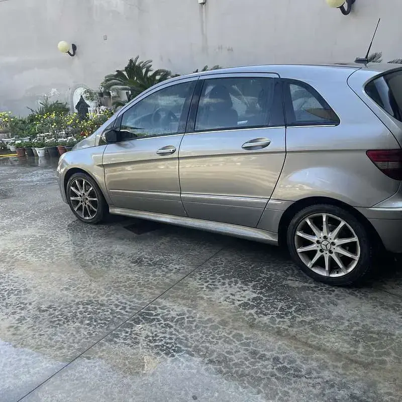 Usata Mercedes B200 140 CV (102 kW) 2007 Monovolume