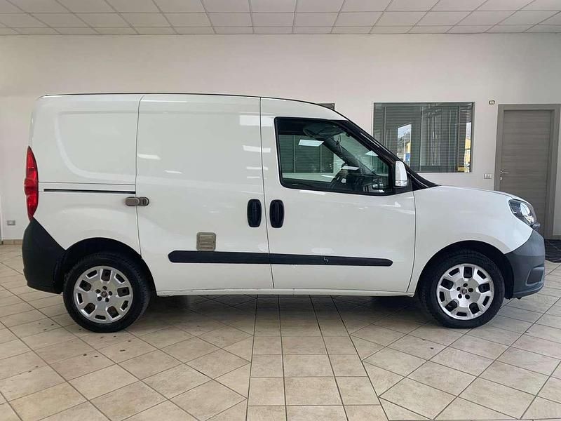Usata Fiat Doblò 120 CV (88 kW) 2019 Bianco Monovolume