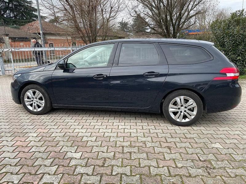 Usata Peugeot 308 Business-Line 120 CV (88 kW) 2018 Grigio scuro pastello Station wagon