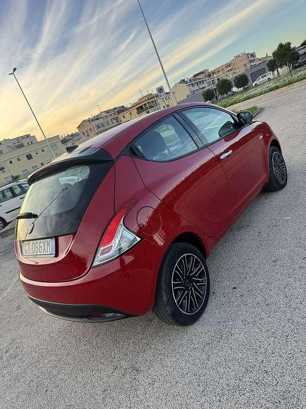 Usata Lancia Ypsilon S 69 CV (50 kW) 2024 Rosso Utilitaria