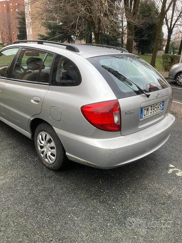 Usata Kia Rio 82 CV (60 kW) 2003 Grigio Station wagon