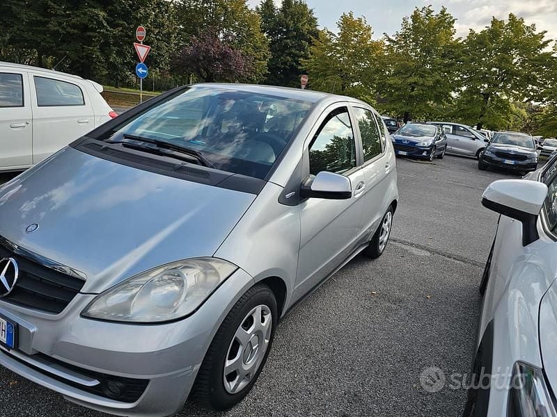 Usata Mercedes A160 75 CV (55 kW) 2010 Grigio Berlina