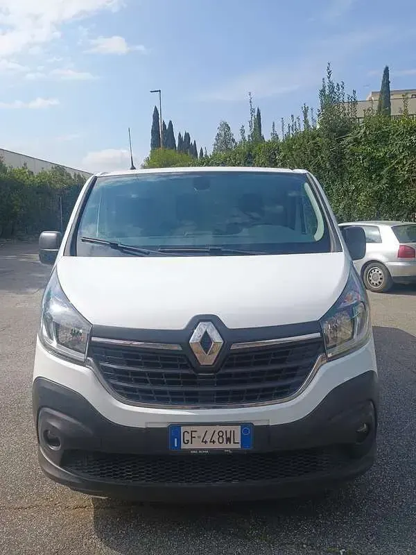 Usata Renault Trafic 145 CV (106 kW) 2021 Bianco Monovolume