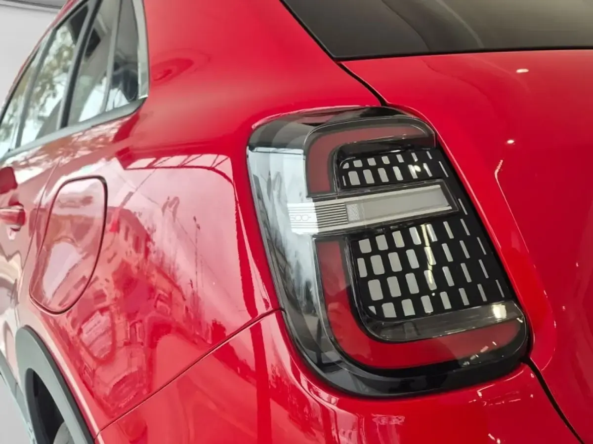 Usata Fiat 600 Pop 145 CV (106 kW) 2025 Rosso SUV