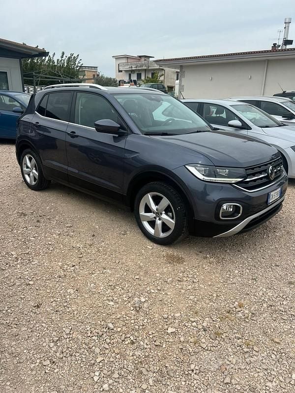 Usata VW T-Cross 110 CV (80 kW) 2023 Grigio SUV