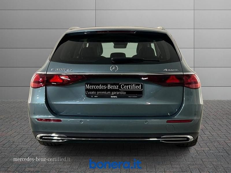 Usata Mercedes 300 Premium 312 CV (229 kW) 2024 Verde Station wagon