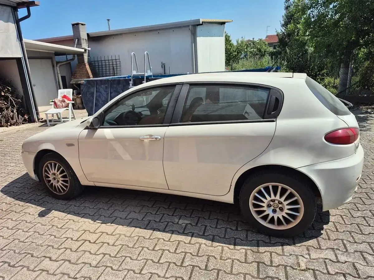 Usata Alfa Romeo 147 120 CV (88 kW) 2009 Utilitaria