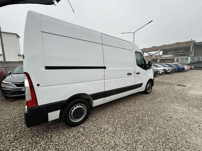 Usata Renault Master 135 CV (99 kW) 2023 Bianco Monovolume