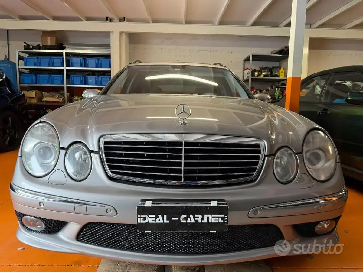 Usata Mercedes E55 AMG AMG 476 CV (350 kW) 2004 Grigio Station wagon