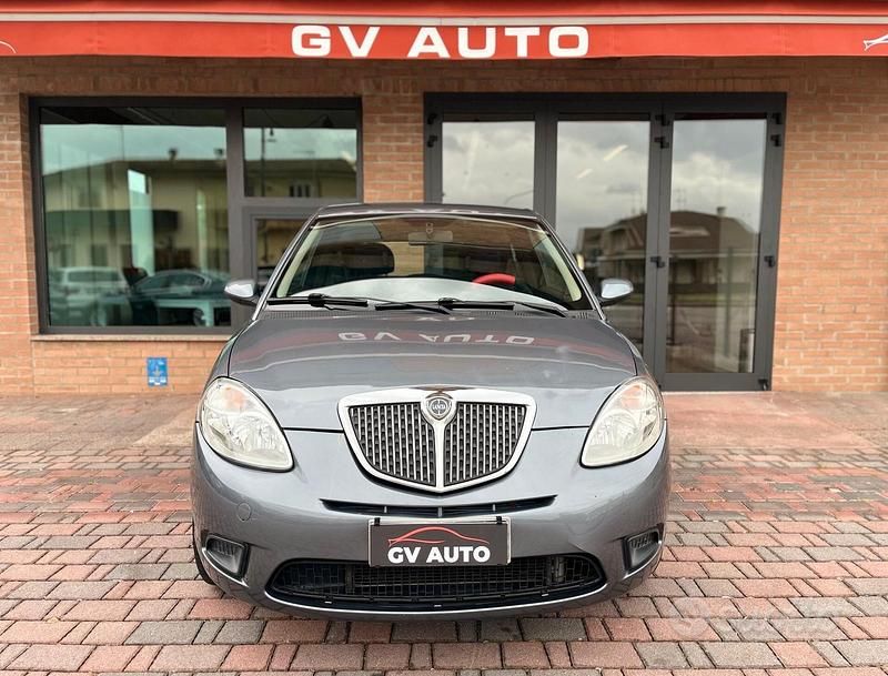 Usata Lancia Ypsilon 60 CV (44 kW) 2009 Grigio Utilitaria