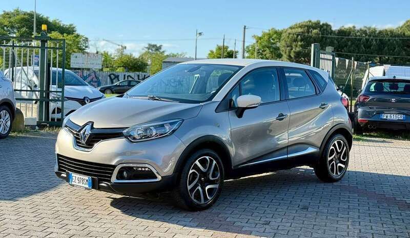 Beige Usata 2015 Renault Captur SUV | 10.000 € (Buon prezzo) - Immagine 1/4