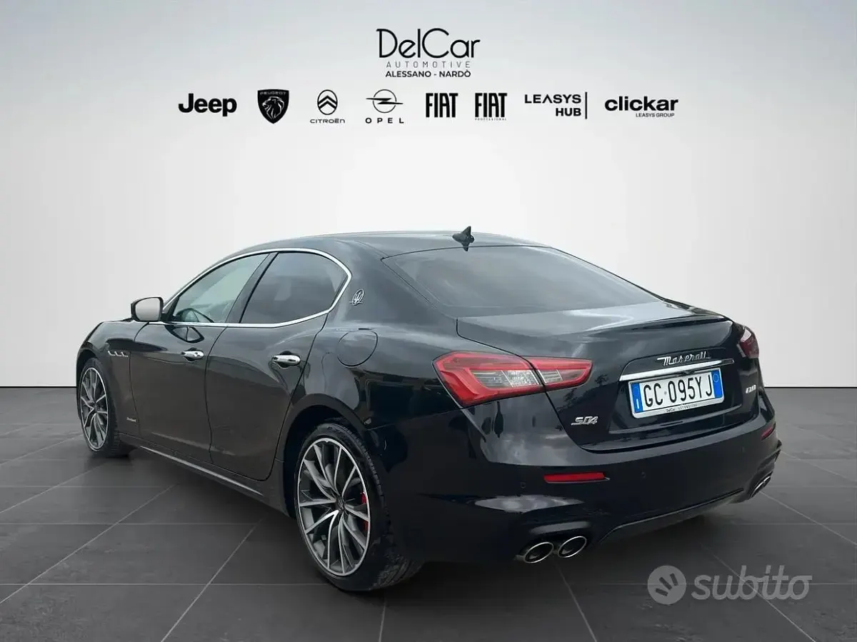 Begagnad Maserati Ghibli 430 HK (316 kW) 2020 Svart Sedan