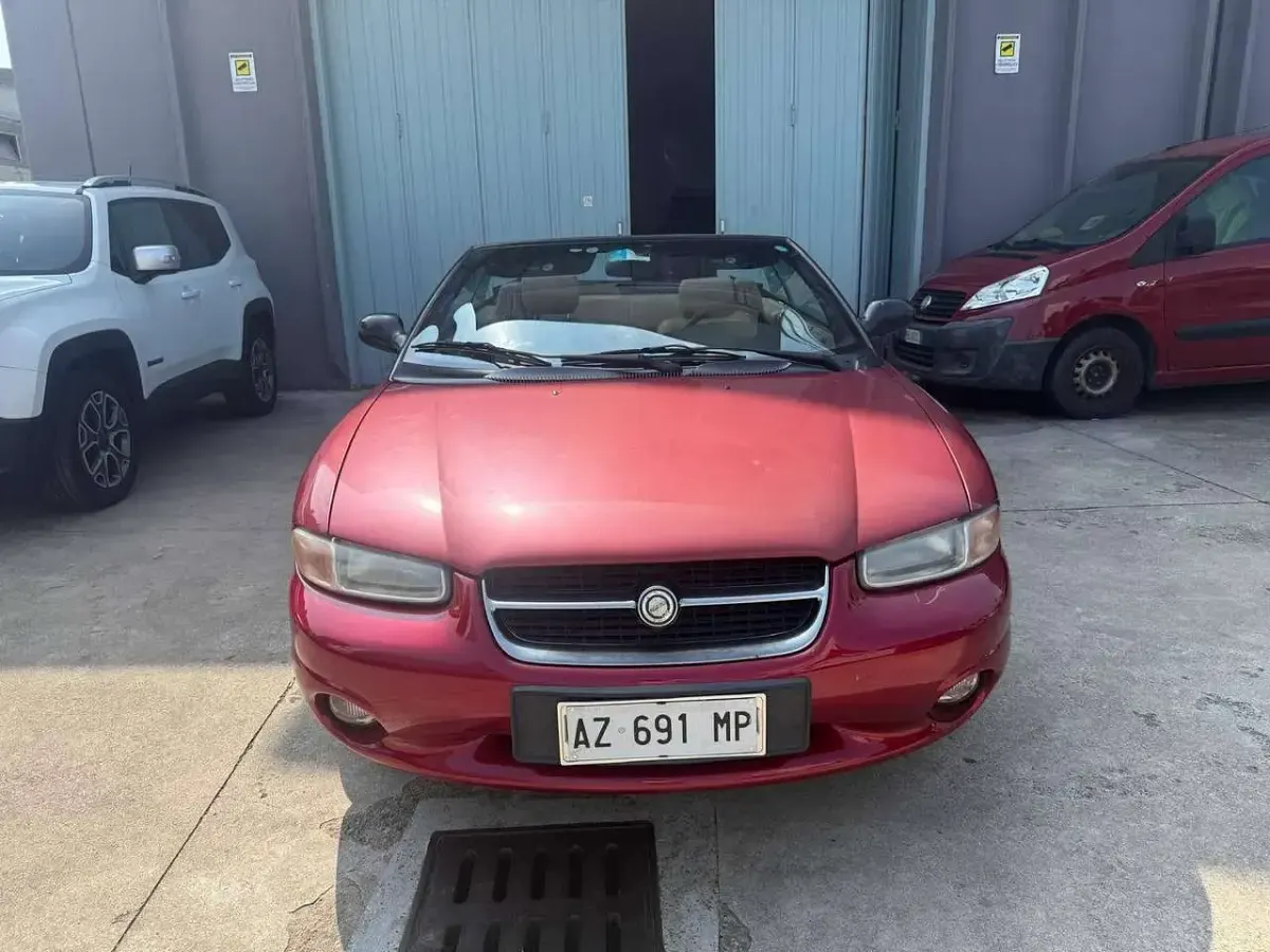 Usata Chrysler Stratus 133 CV (97 kW) 1998 Rosso
