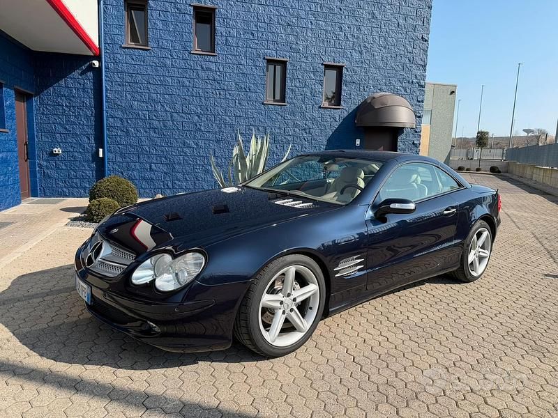 Usata Mercedes SL350 245 CV (180 kW) 2005 Blu Cabrio