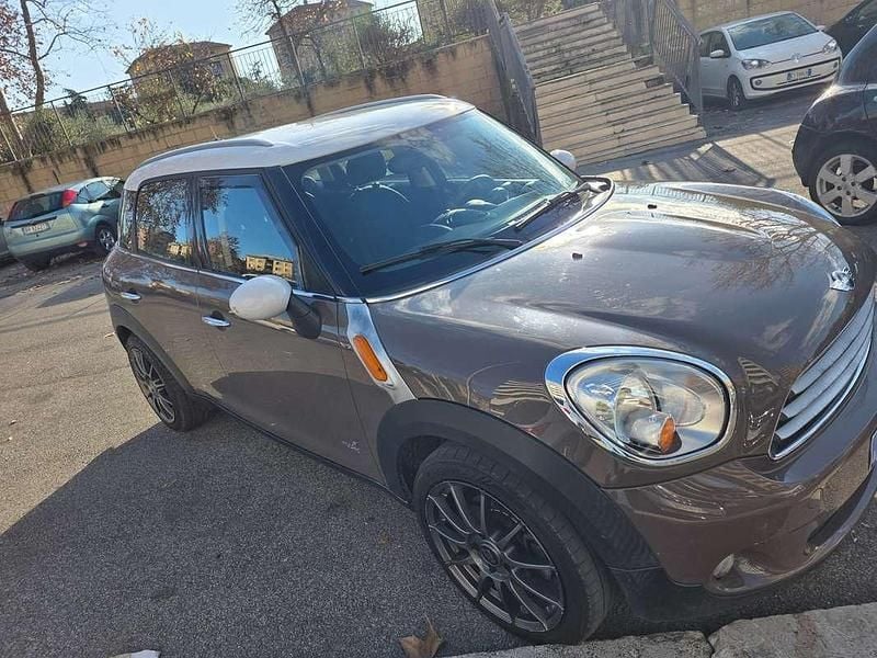 Usata Mini Cooper D Countryman 111 CV (81 kW) 2014 Marrone SUV