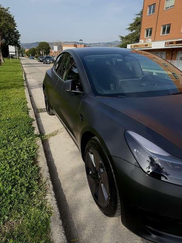 Usata Tesla Model 3 Standard Range 88 kW (120 CV) 2023 Nero Berlina
