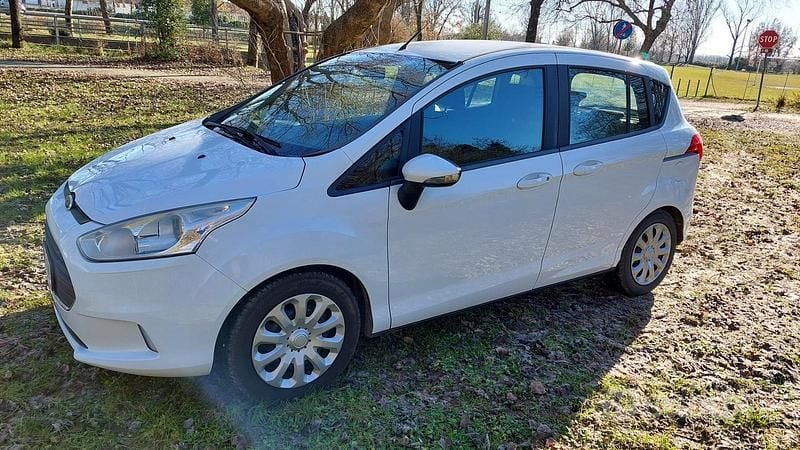 Usata Ford B-MAX 90 CV (66 kW) 2016 Bianco Monovolume
