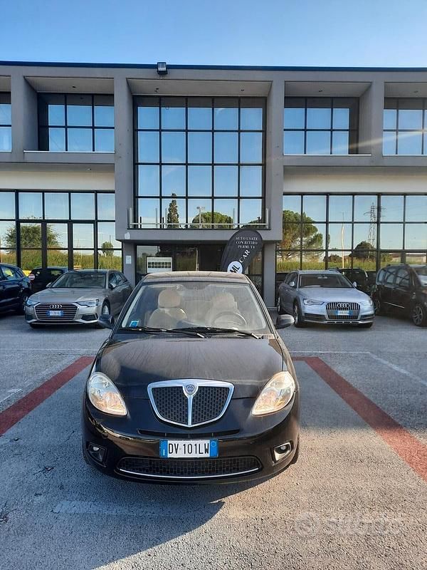 Usata Lancia Ypsilon 59 CV (43 kW) 2008 Nero Utilitaria