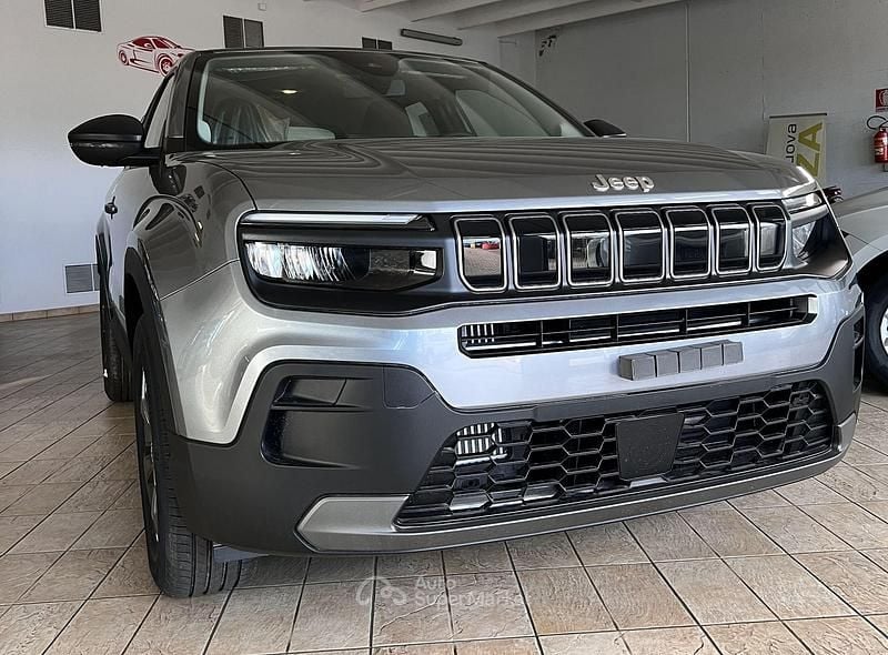 Nuova Jeep Avenger 101 CV (74 kW) 2026 Gray SUV