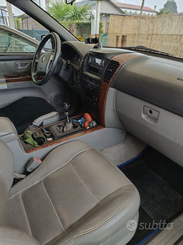 Usata Kia Sorento 140 CV (102 kW) 2004 Grigio SUV