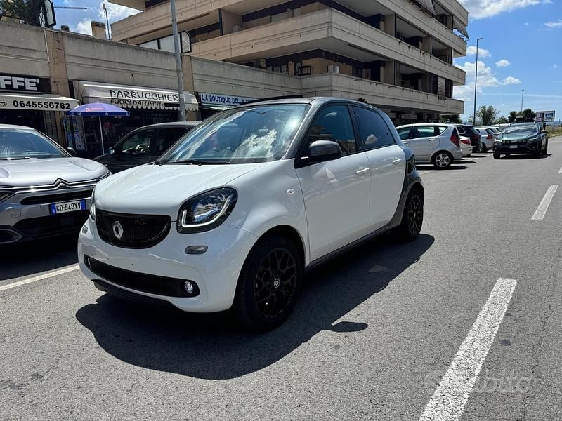 Usata Smart ForFour Passion 90 CV (66 kW) 2018 Bianco Utilitaria