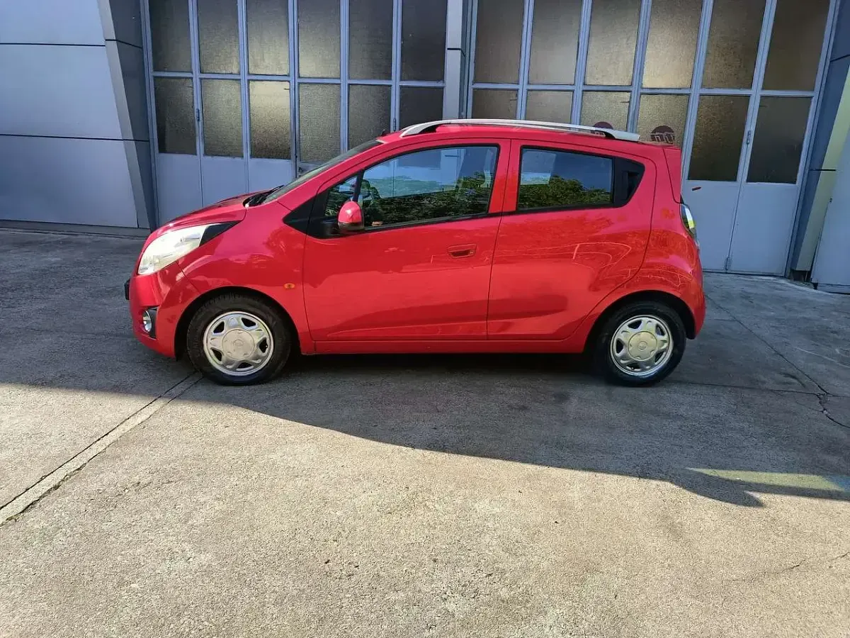Begagnad Chevrolet Spark LT 82 HK (60 kW) 2010 Röd Halvkombi