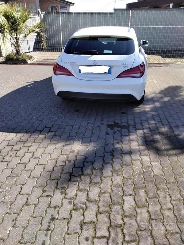 Usata Mercedes CLA200 Shooting Brake 136 CV (100 kW) 2015 Bianco Station wagon