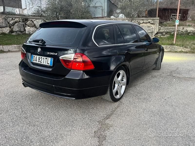 Usata BMW 330 231 CV (169 kW) 2006 Nero Berlina
