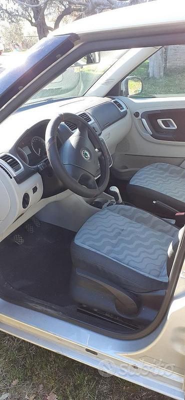 Usata Skoda Fabia 75 CV (55 kW) 2007 Grigio Utilitaria