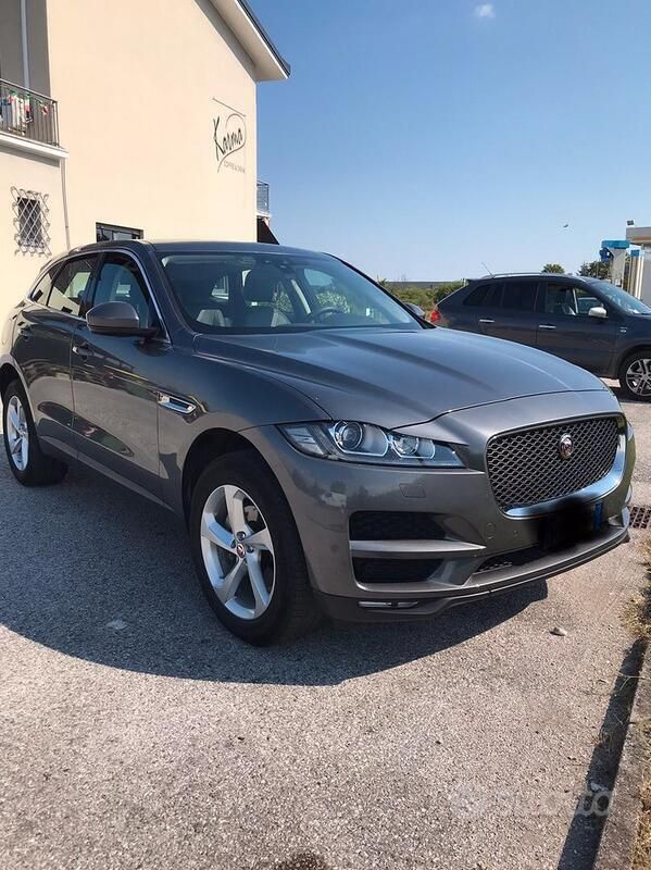 Grigio Usata 2019 Jaguar F-Pace Prestige SUV | 18.500 € (Buon prezzo) - Immagine 1/4