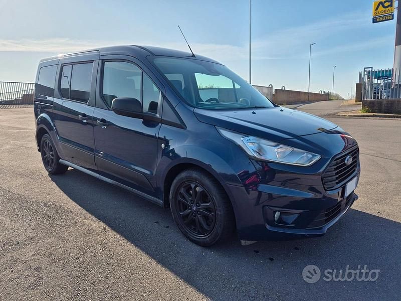 Usata Ford Tourneo Titanium 120 CV (88 kW) 2019 Blu Monovolume