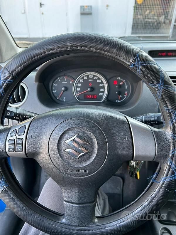 Usata Suzuki Swift 2006 Blu Utilitaria