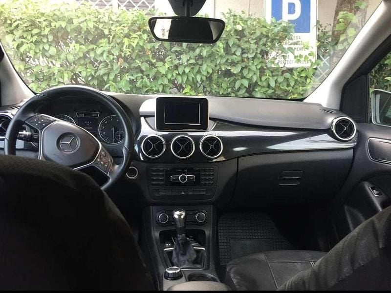 Usata Mercedes B200 Premium 156 CV (114 kW) 2014 Grigio Monovolume