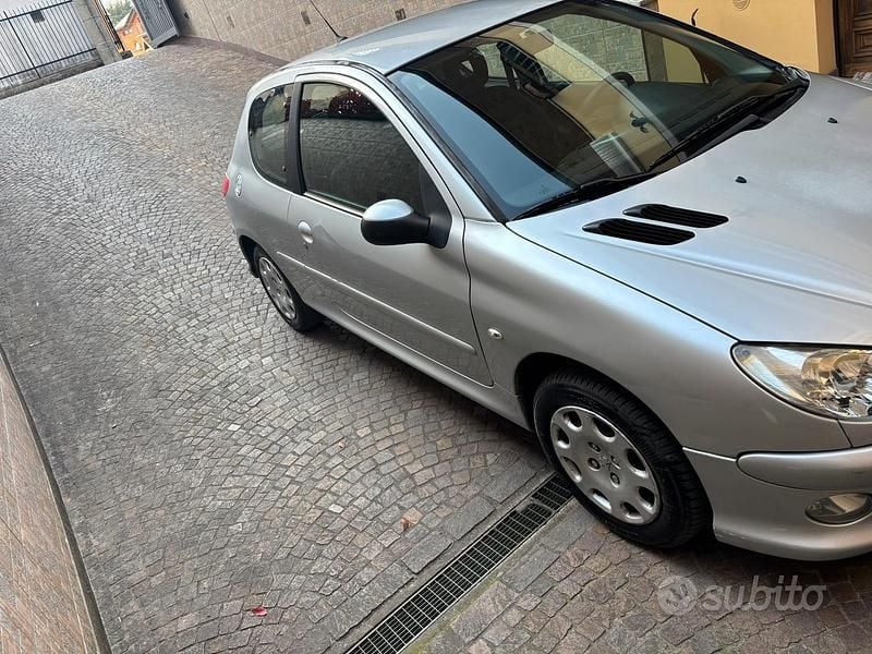 Usata Peugeot 206 75 CV (55 kW) 2007 Grigio Berlina