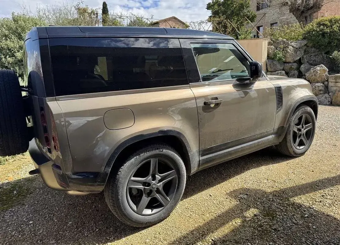Usata Land Rover Defender SE 200 CV (147 kW) 2022 SUV