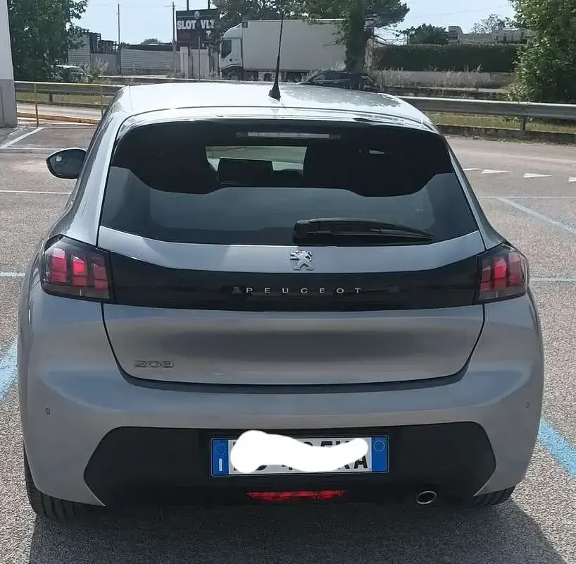 Usata Peugeot 208 Active 101 CV (74 kW) 2021 Grigio Utilitaria