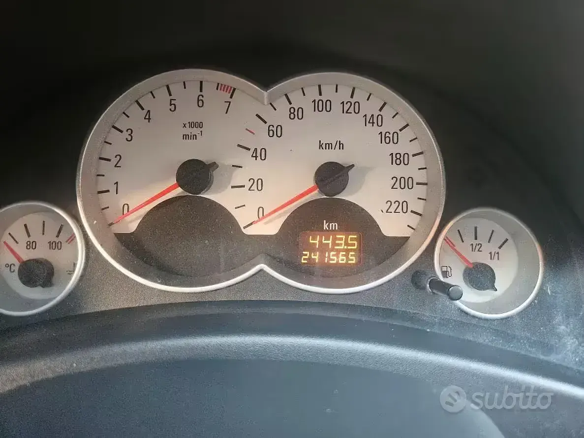 Usata Opel Corsa 80 CV (58 kW) 2006 Grigio Utilitaria