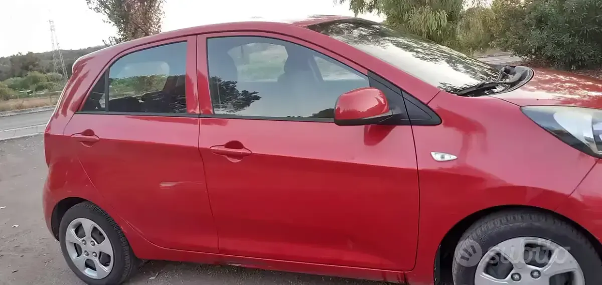 Usata Kia Picanto 69 CV (50 kW) 2016 Rosso Utilitaria