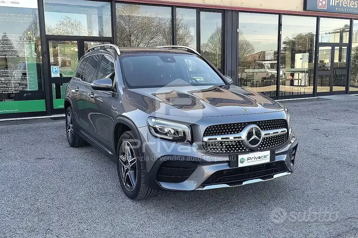 Usata Mercedes GLB200 Premium 150 CV (110 kW) 2023 Grigio SUV