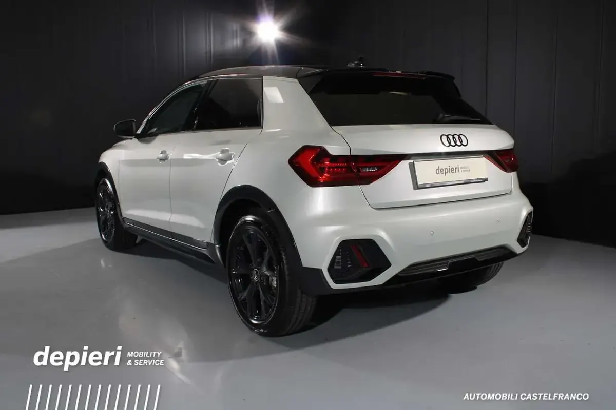 Usata Audi A1 116 CV (85 kW) 2025 Argento SUV