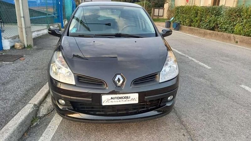 Usata Renault Clio II LE 75 CV (55 kW) 2007 Nero metallizzato Berlina