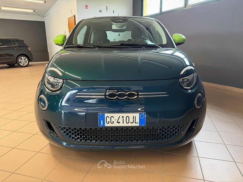 Usata Fiat 500e Icon 86 kW (118 CV) 2021 Oceano green Berlina