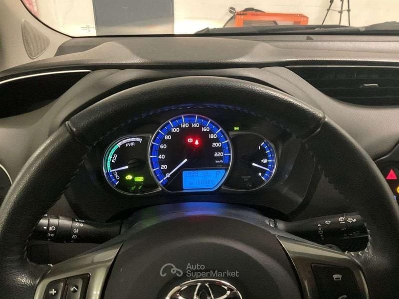 Usata Toyota Yaris Hybrid Active 75 CV (55 kW) 2015 Bianco SUV