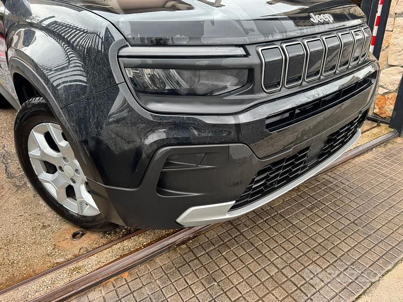 Usata Jeep Avenger Altitude 101 CV (74 kW) 2024 Nero SUV