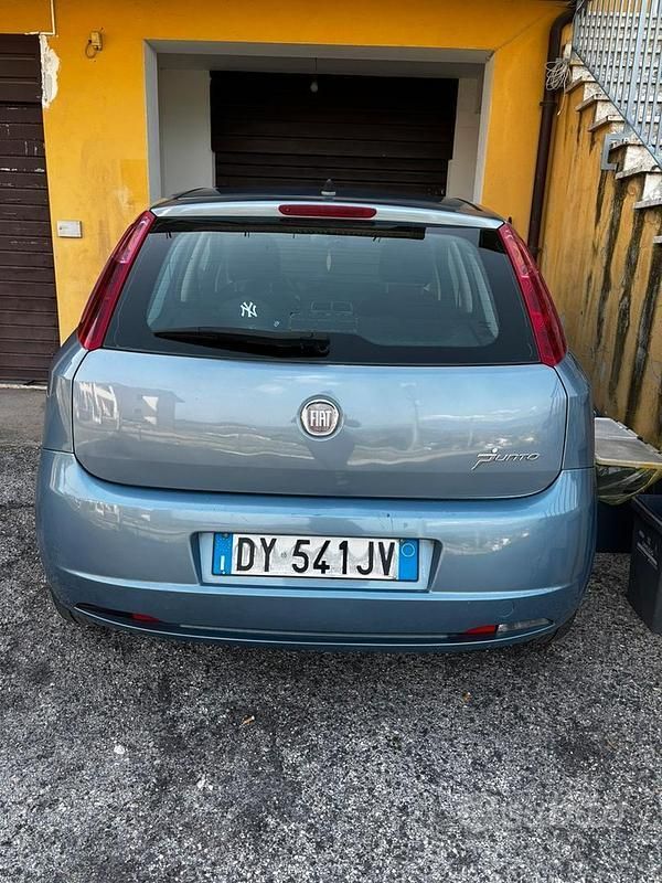Usata Fiat Grande Punto 75 CV (55 kW) 2009 Blu Utilitaria