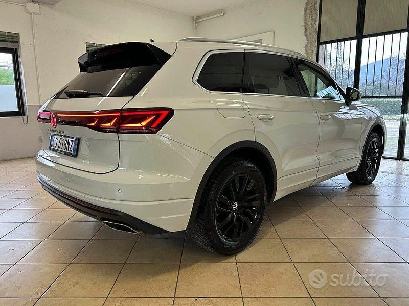 Usata VW Touareg Elegance 231 CV (169 kW) 2024 Bianco SUV